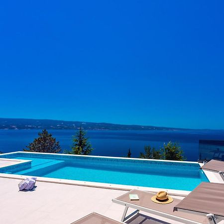 Villa Belvedere With Heated Pool, Billiards, Media Room, Sea Views,10 Pax Omiš Exteriör bild