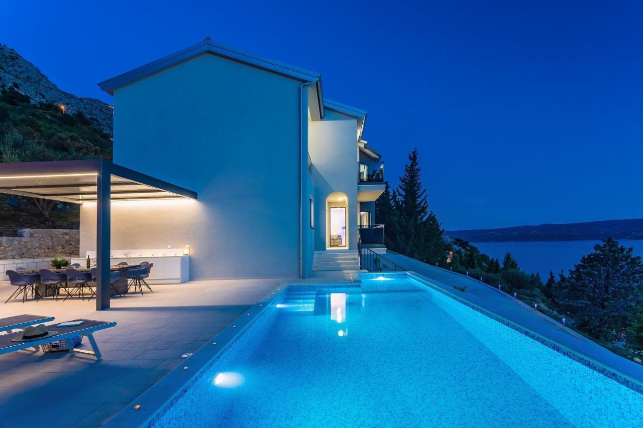 Villa Belvedere With Heated Pool, Billiards, Media Room, Sea Views,10 Pax Omiš Exteriör bild
