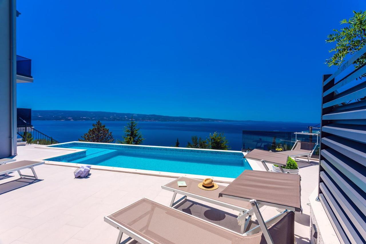 Villa Belvedere With Heated Pool, Billiards, Media Room, Sea Views,10 Pax Omiš Exteriör bild