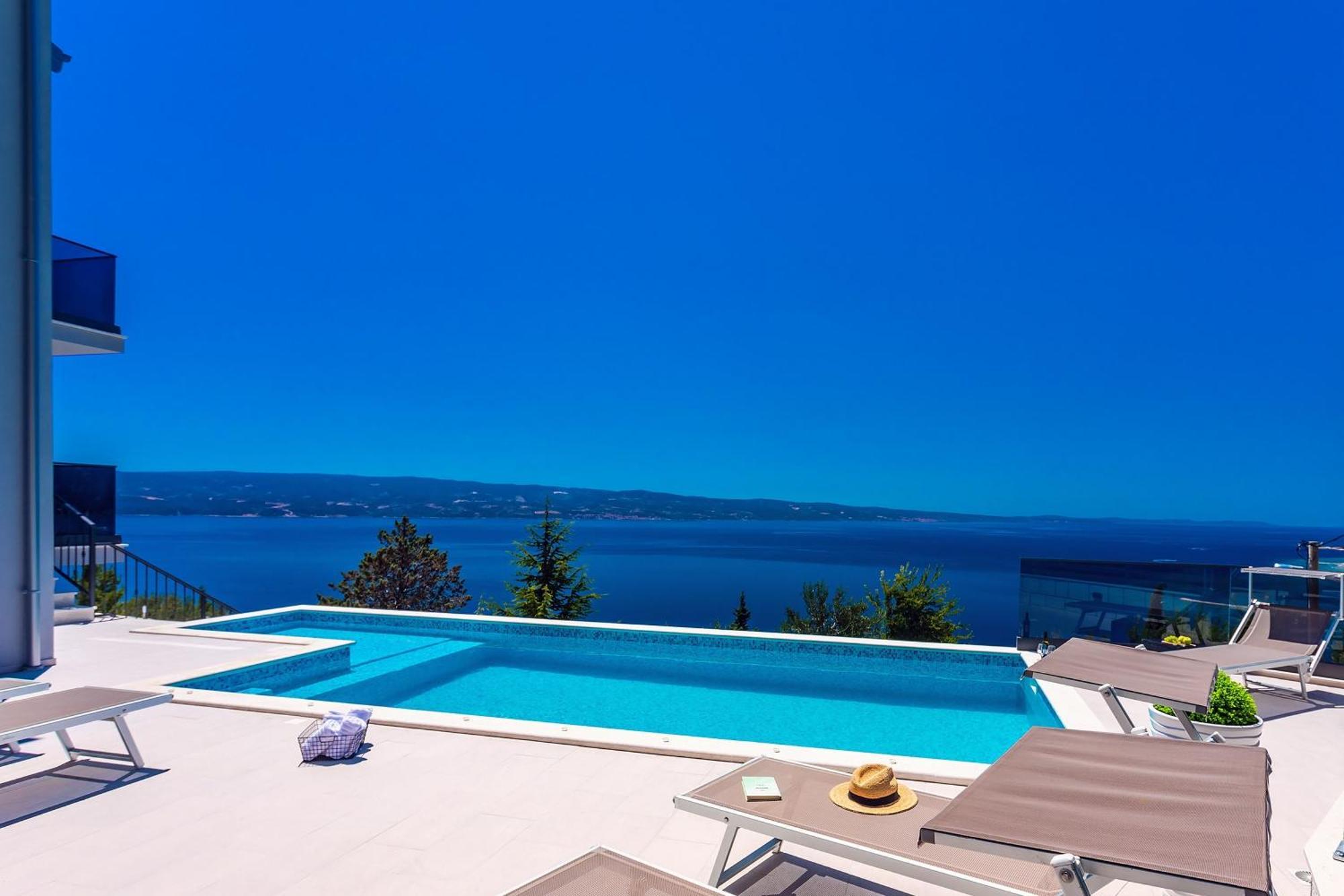 Villa Belvedere With Heated Pool, Billiards, Media Room, Sea Views,10 Pax Omiš Exteriör bild